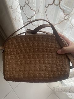 (Category: ) located in . Submitted by clicktocart.bundle.preloved (Listing ID 1444524175, Image 1). Description: .