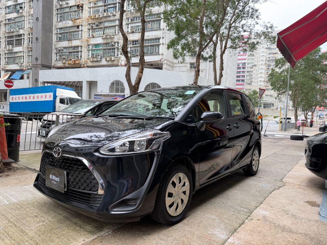 Toyota Sienta 1.5 Standard (A) （分類：車輛放售）位於 Hong Kong。 由 miwheel 提交（商品編號 1444532267，圖片 2）。簡介： TOYOTA SIENTA 燃炓 汽油 座位 5 座位 容積 1496cc 傳動 自動波 AT 年份 2021 簡評 0首行貨新版Facelift、1.5 VVTi引擎、原廠保養72000kM、剛轉1首車.電趟門原裝黑色泊車cam 售價 HKD $79,000 聯絡人資料 eric 電話:90224669。