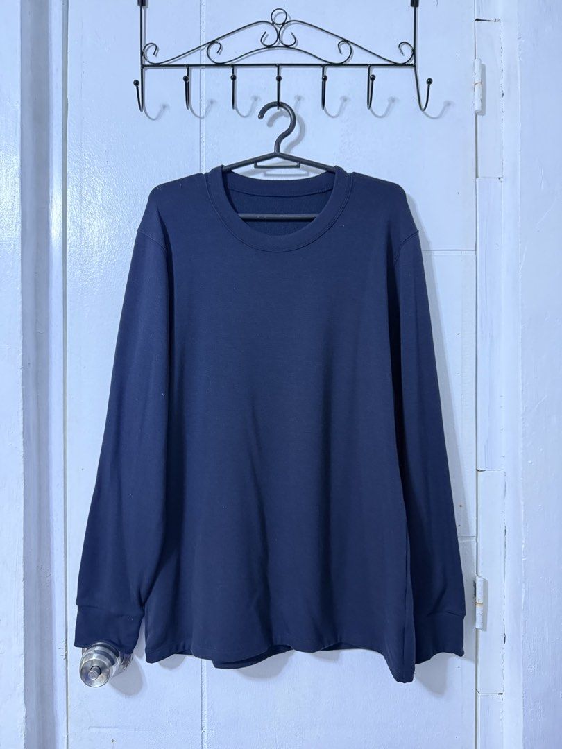 Uniqlo Heattech Ultra Warm (Category: Longsleeves) located in Caloocan City. Submitted by dnnhfaye (Listing ID 1444580721, Image 1). Description: Uniqlo Heat tech ultra warm Once used Medium.