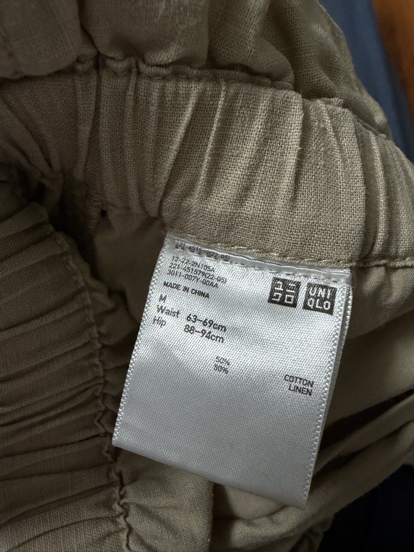 Uniqlo Shorts (Category: Shorts) located in Manila. Submitted by AB_Merchandiseee (Listing ID 1444540043, Image 2). Description: 📍 Location: Manila 📩 Message me for more photos Size: Medium Used only twice ‼️ Please note: The actual color of the item may slightly vary due to lighting..