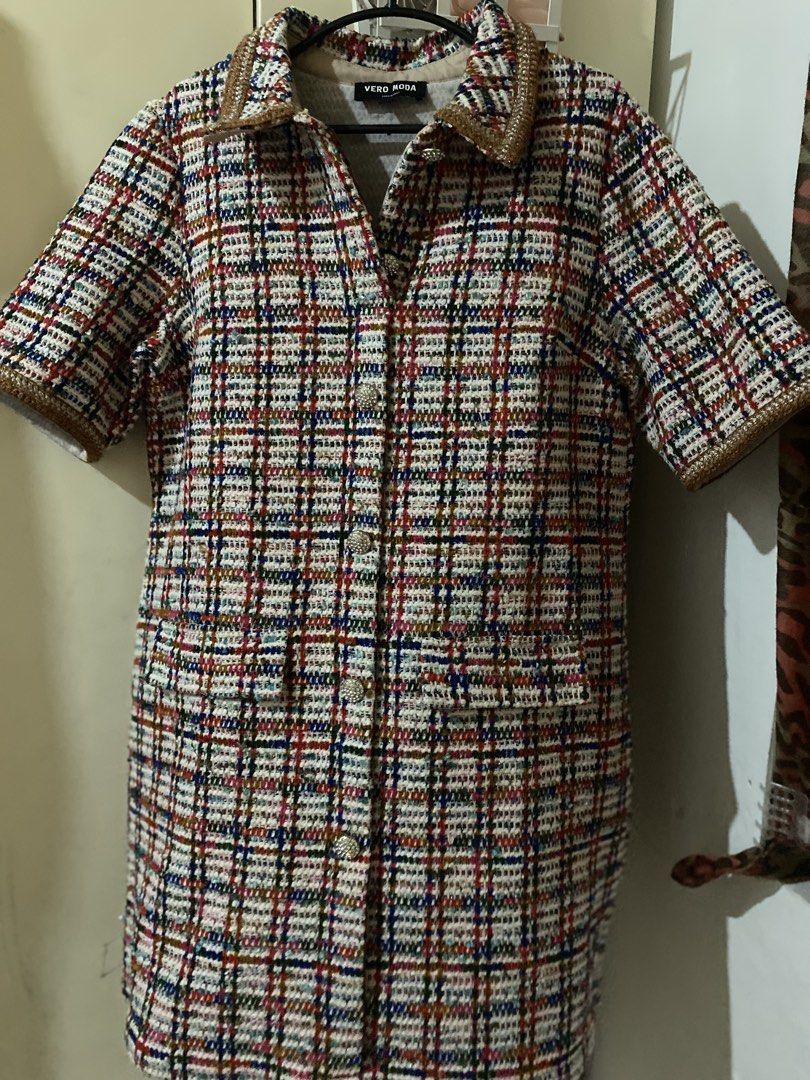 Vero Moda Tweed Dress Size L (Category: Dresses) located in General Tinio. Submitted by andy_1129 (Listing ID 1444541677, Image 1). Description: - Vero Moda dress - Size: L - Colorful tweed pattern - Short sleeves - Button-down front closure - Pocket details - Textured collar and cuffs - Ideal for smart casual occasions.