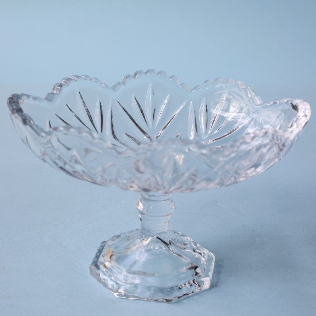 Vintage Glass Oval Footed Shallow Serving Bowl485659787763404801