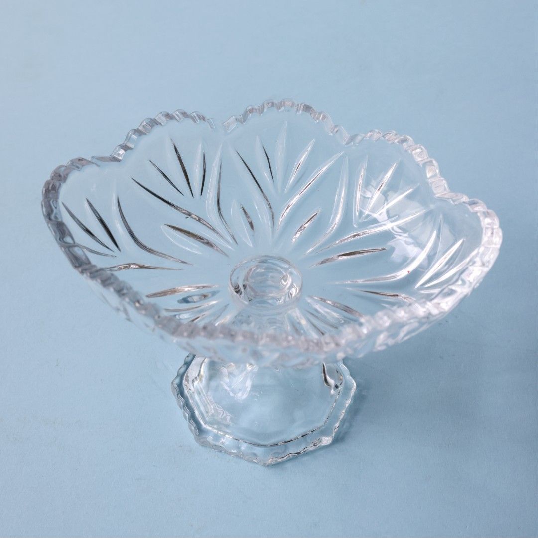Vintage Glass Oval Footed Shallow Serving Bowl485659787763404802