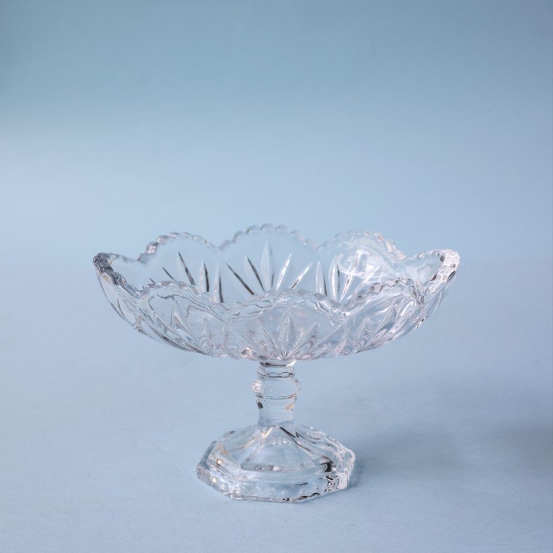 Vintage Glass Oval Footed Shallow Serving Bowl485659787763404800