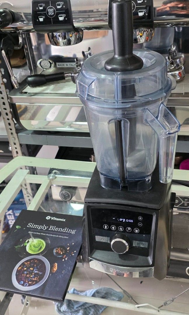 VITAMIX A3500i (Category: Juicers, Blenders & Grinders) located in Bulacan. Submitted by iamvanillapeach (Listing ID 1444504694, Image 3). Description: Vitamix A3500i heavy duty digital blender ascent series. Used/good working condition..