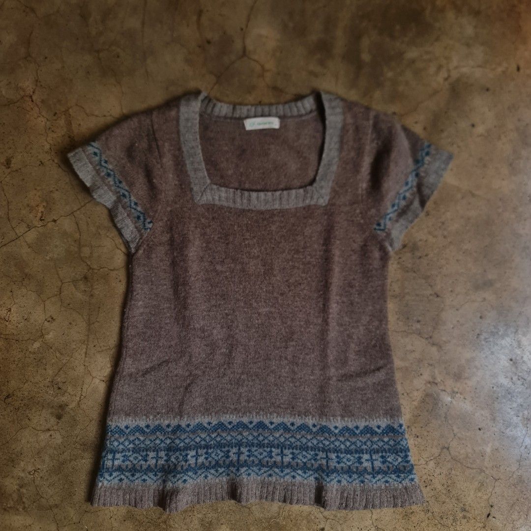 Whimsical Square Neck Babydoll Knitted Top (Category: Blouses) located in Manila. Submitted by urprettyy_boy (Listing ID 1444556381, Image 2). Description: ✧Measurements ♡Size: Small-Medium L:24xW:16 ♡flaw: Himulmol but common for a knit fabric ♡RFS:Decluttering ♡Brand: Native Wit ♡Stretchy Knitted Fabric ♡The item is either pre-loved or ukay so manage your expectations ♡NO WHEN WORN PICS♡ ♡LAST PRICE IS POSTED♡ (Can lower the price if will get a