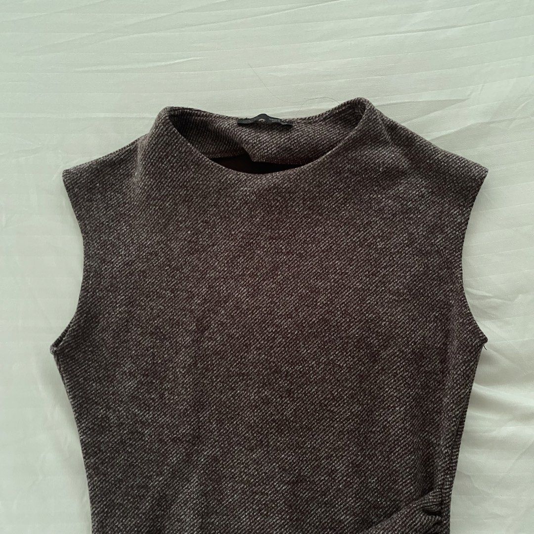 zara brown buckle top (Category: Blouses) located in Cebu City. Submitted by jjanix (Listing ID 1444540470, Image 2). Description: - only worn once, good as new, no issues .