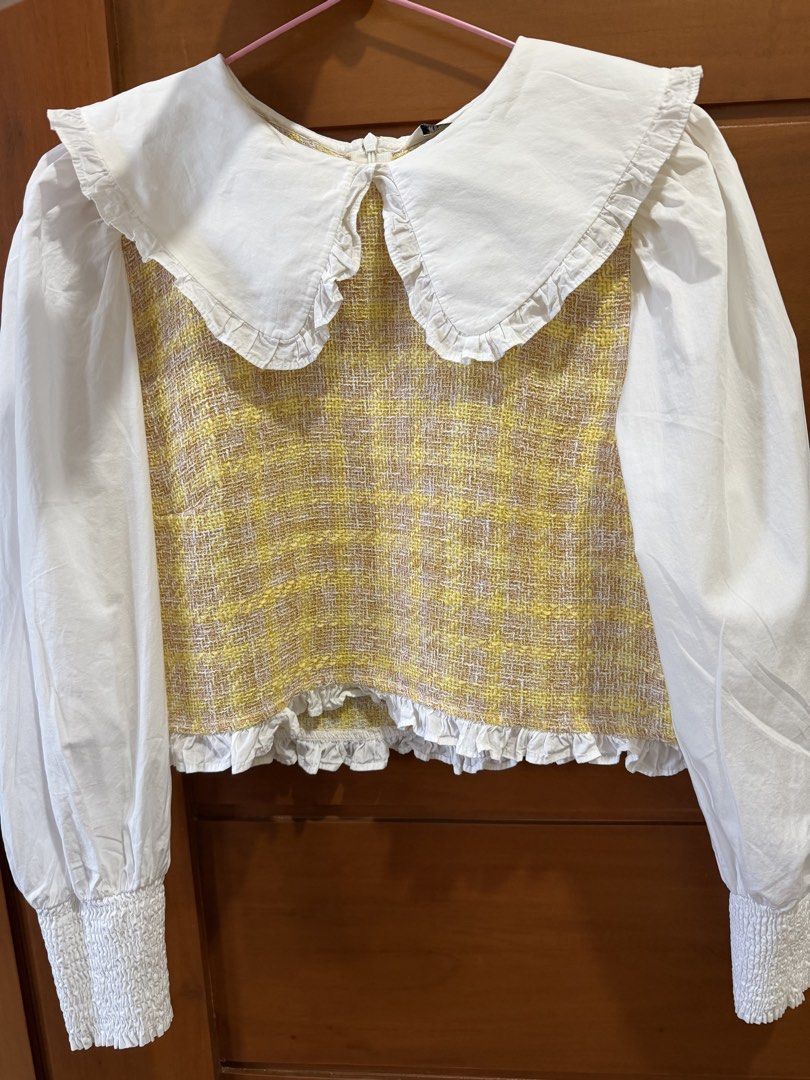 ZARA Tweed Checkered Peter Pan Collar Top (Category: Blouses) located in Naga. Submitted by suit_yourslf (Listing ID 1444550128, Image 1). Description: with flaws: see last 2 photos.