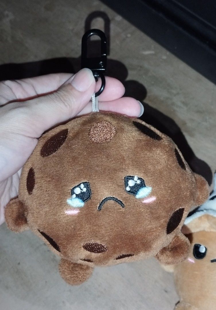 ZUS Buddy (Category: Designer & Blind Box Toys) located in Quezon City. Submitted by kvm30 (Listing ID 1444640541, Image 2). Description: Loc - QC , near sm sta mesa 450 for take all with box, card and foil.