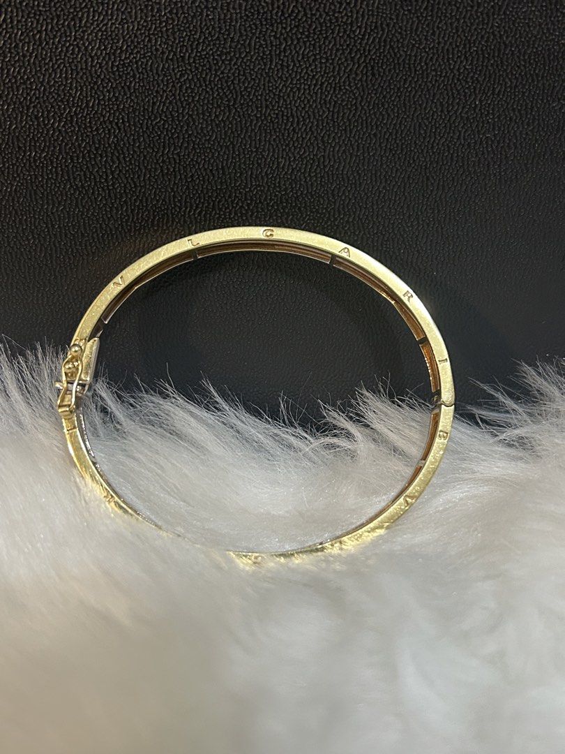18k Saudi Gold 18.86grams Bangle (Category: Bracelets) located in San Jose. Submitted by roxanne04 (Listing ID 1444816240, Image 2). Description: Bangle 18k Saudi Gold .