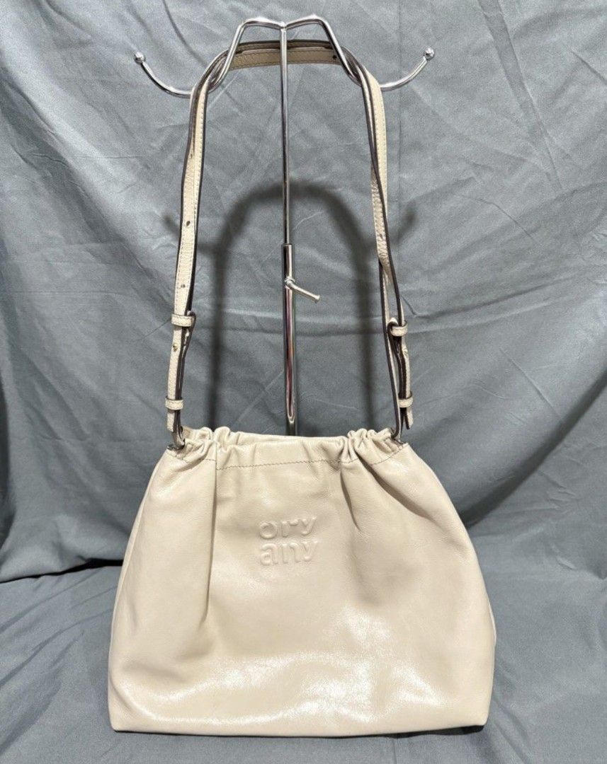 2 for 1000 pesos (Category: Cross-body Bags) located in Dagupan City. Submitted by handpickedcollection_ (Listing ID 1444781527, Image 2). Description: 2 for 1000 pesos The details of each bag are already posted on my account. Please feel free to check them. 😊.