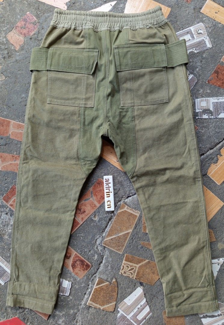 ( Rick owens artenative ) DRKSHDW creatch cargo pants heavy canvas (Category: Joggers) located in Lucena. Submitted by aldrinnicodemus (Listing ID 1444533300, Image 3). Description: For sale❗❗ (Rick owens artenative) DRKSHDW creatch cargo pants heavy canvas Color olive 6 pockets Dimes Waist 30 to 34 Length 41 Thign 12 Hem 6.8 Large on tag No issue / crispy Excellent condition 1500 plus sf Dm📩.