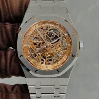 (Category: ) located in . Submitted by 0000watchcollectsg (Listing ID 1444705276, Image 1). Description: .
