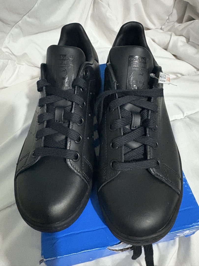 Adidas Stan Smith All Black Leather Sneakers (Category: Sneakers) located in Quezon City. Submitted by preetycindz (Listing ID 1444686230, Image 3). Description: 100% original Classic Adidas Stan Smith sneakers - All black leather - Size: 4 UK / 6 US Women's - Comes with original box - Ideal for everyday wear - Minimalist design .