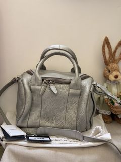 (Category: ) located in . Submitted by VethClosetPH (Listing ID 1444703519, Image 1). Description: .