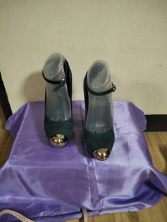 (Category: ) located in . Submitted by alluringvenus.thriftshop (Listing ID 1444777099, Image 1). Description: .