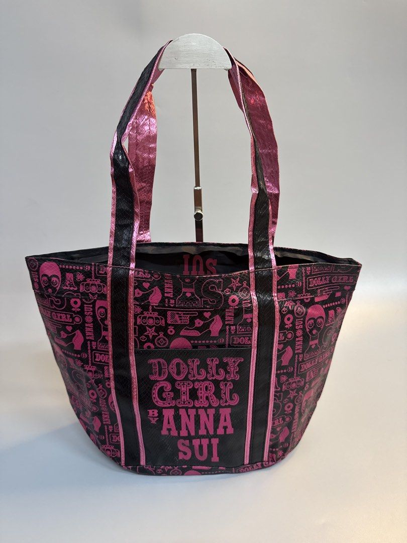Anna Sui (Category: Tote Bags) located in Cebu City. Submitted by ukaybags_2017 (Listing ID 1444801310, Image 1). Description: Anna sui tote, Good as new.