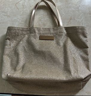 （分類：）位於 。 由 anniesl19801931 提交（商品編號 1444681539，圖片 1）。簡介： 。