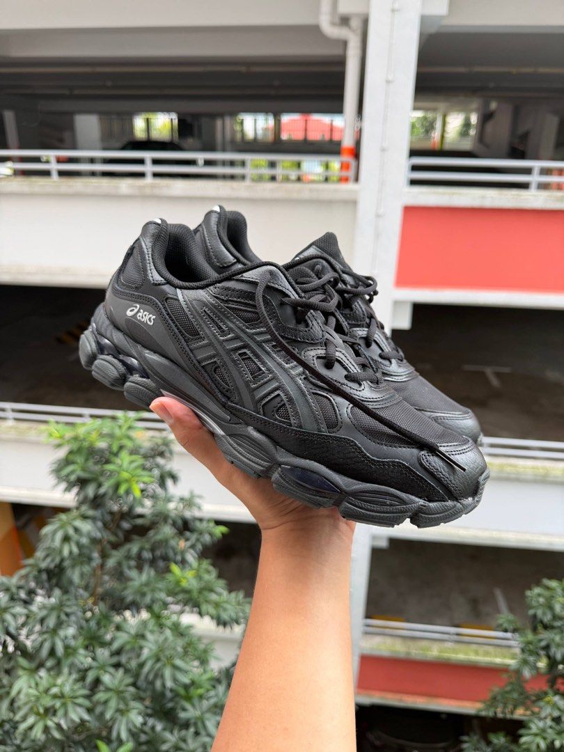ASICS GEL-Kayano 28 Black Men's Running Shoes (Category: Sneakers) located in Singapore. Submitted by jaureguii (Listing ID 1444738300, Image 1). Description: Impulse buy ☹️ ❌ box dm for receipt. RTP $$136 Pls help to clear thank you! 🙏🏻 .