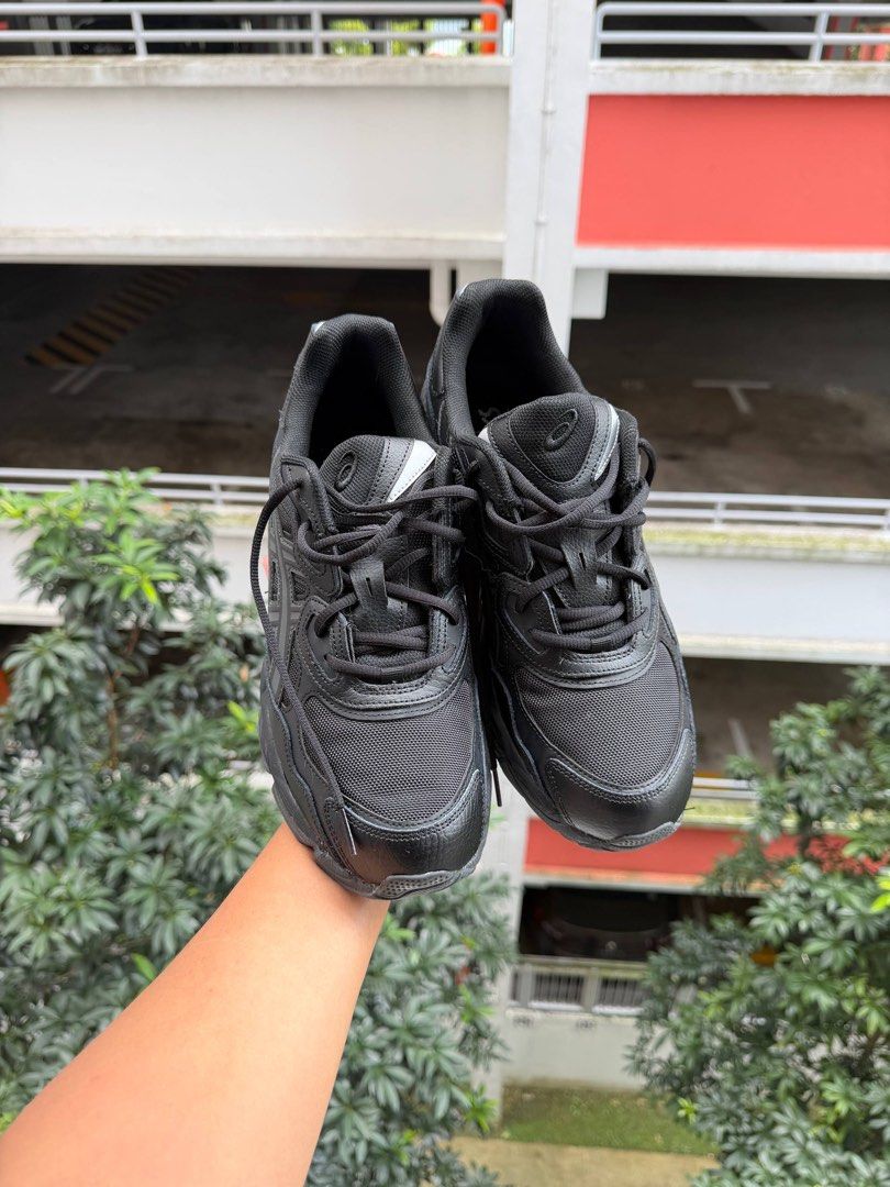 ASICS GEL-Kayano 28 Black Men's Running Shoes (Category: Sneakers) located in Singapore. Submitted by jaureguii (Listing ID 1444738300, Image 2). Description: Impulse buy ☹️ ❌ box dm for receipt. RTP $$136 Pls help to clear thank you! 🙏🏻 .