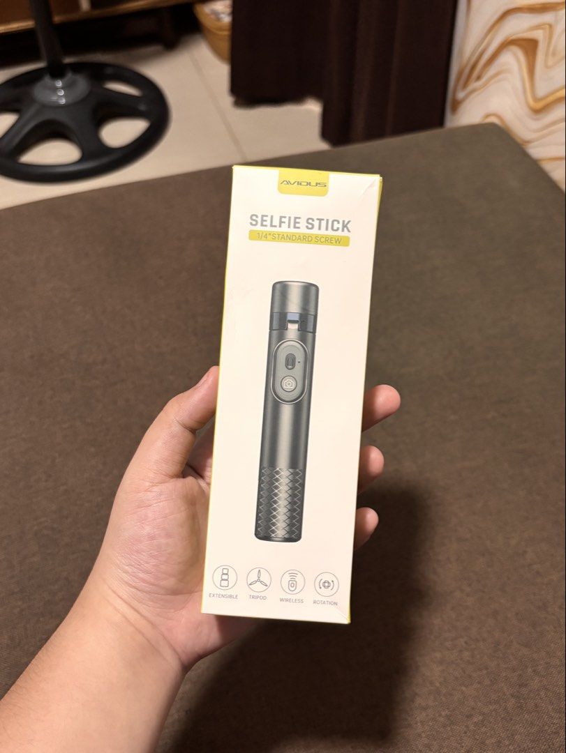AVIDUS Selfie Stick Tripod (Category: Tripods & Monopods) located in Manila. Submitted by aeyss.essentials (Listing ID 1444853568, Image 1). Description: - BRAND NEW, used once for promotional content only. - 80cm - 2.62ft 😊 Perfect for solo dates, table shot. - Price is still negotiable, just DM me! ♥️.