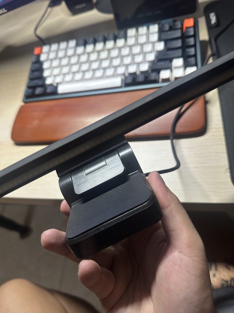 Baseus USB Screen Hanging Light Bar (Category: Lighting) located in Pasig City. Submitted by nzrljmnz (Listing ID 1444826889, Image 3). Description: - Baseus Screen Hanging Light Bar - USB C Powered - Adjustable Brightness - Adjustable Color Temperature (2800K-5500K) - Reduces Eye Strain - Easy to Attach to Monitor - 5W Power Rating -Good as new, may mga tape marks lang but doesnt affect performance. Issue : missing usb c cable. Rfs : declutterin