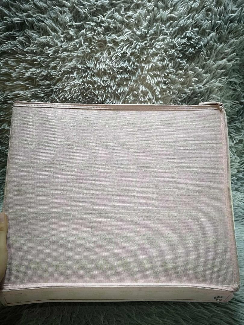 Beige Foldable Storage Box (Category: Storage Boxes & Baskets) located in Santa Cruz. Submitted by jmy_surplus.2 (Listing ID 1444758627, Image 2). Description: Size ; L - 7.3 W - 16 H - 13.3 Color ; Beige Type ; Storage Box Brand ; No brand Material ; Nylon Style ; Beige Storage Box JMA JMY 5 Batch #209.