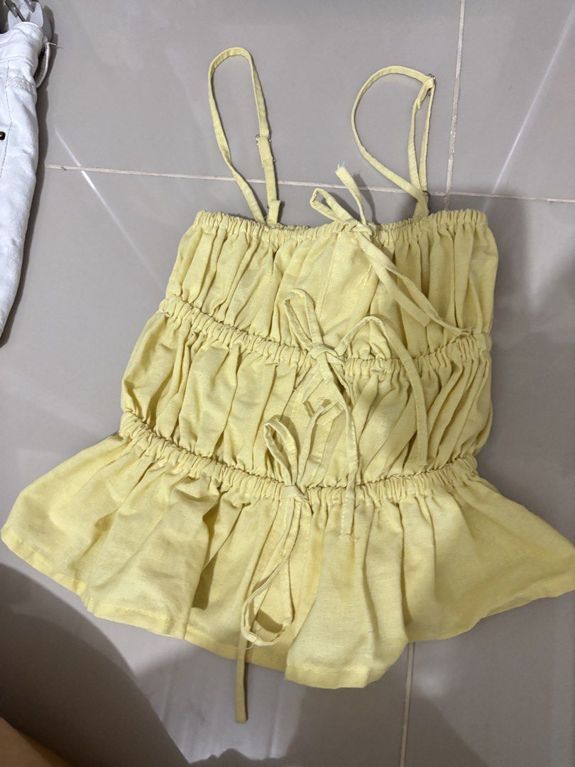 Bkk linen top coquette (Category: Others Tops) located in San Jose del Monte. Submitted by rtemsii (Listing ID 1444780815, Image 1). Description: Hindi na gamit freesize forts up to LARGE.