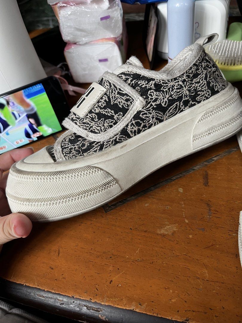 Black Floral Canvas Sneakers (Category: Sneakers) located in Paranaque City. Submitted by tinnd (Listing ID 1444718076, Image 3). Description: - black and white floral print. - Convenient velcro straps for easy wear. - Trendy chunky platform sole. - Classic diamond pattern on the outsole. - Marked size 235 on the sole. (size 5.5) - Preloved manage expectation - need wash .