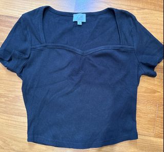 (Category: ) located in . Submitted by lookingnew (Listing ID 1444700483, Image 1). Description: .