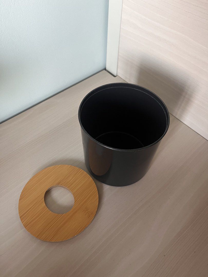 Black Tissue Holder (Category: Food Organization & Storage) located in Manila. Submitted by 0154hauls (Listing ID 1444820764, Image 2). Description: Other Details 📍Angeles, Pampanga 📍Dapitan St., UST 🚚 J&T or Lalamove (SDD) — sf by buyer. ✅ Meet-up OK! if nearby 💰Maribank or Gcash .