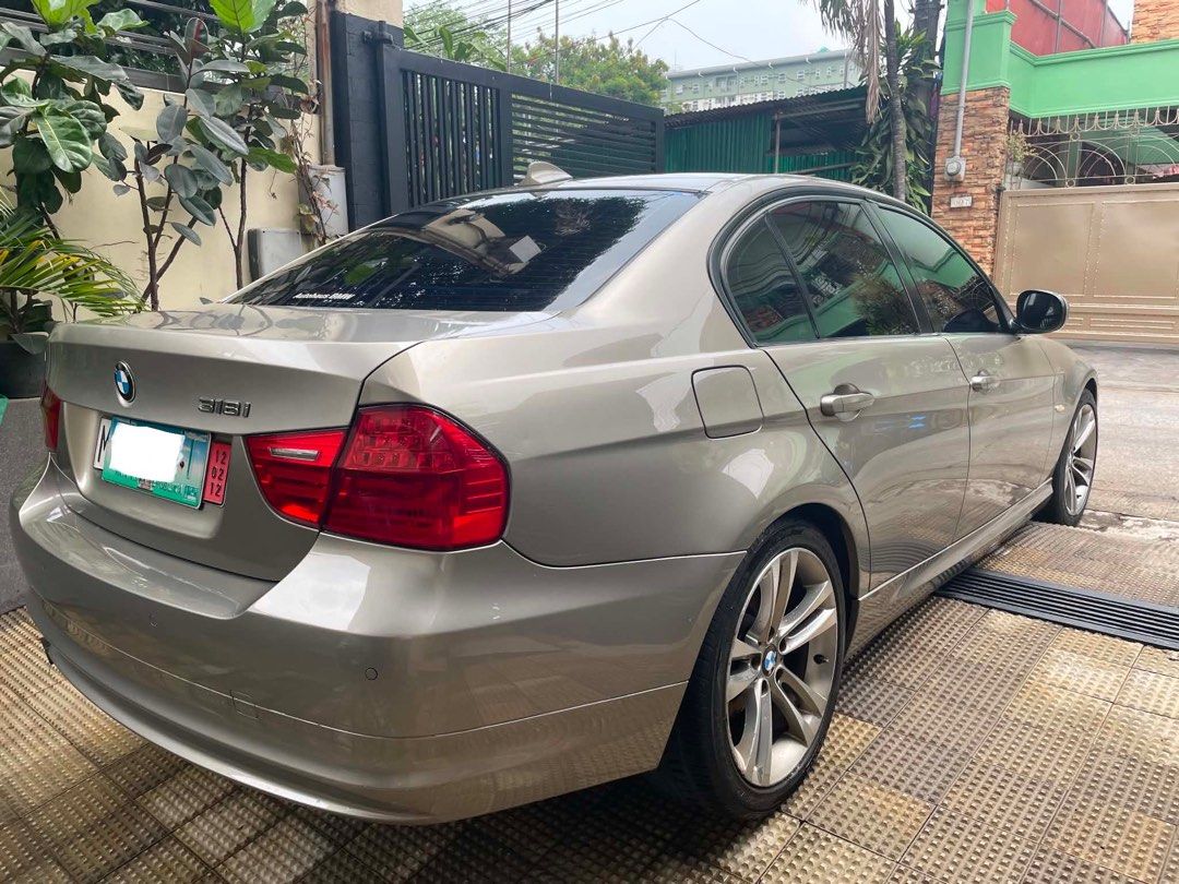 BMW 318i Sedan (A) (Category: Used Cars) located in Quezon City. Submitted by reeg0 (Listing ID 1444707875, Image 2). Description: First-owner car Regularly maintained at BMW home service center Good Condition Mileage: 84767km Price negotiable Open for inspection PM for inquiries. Thank you!.