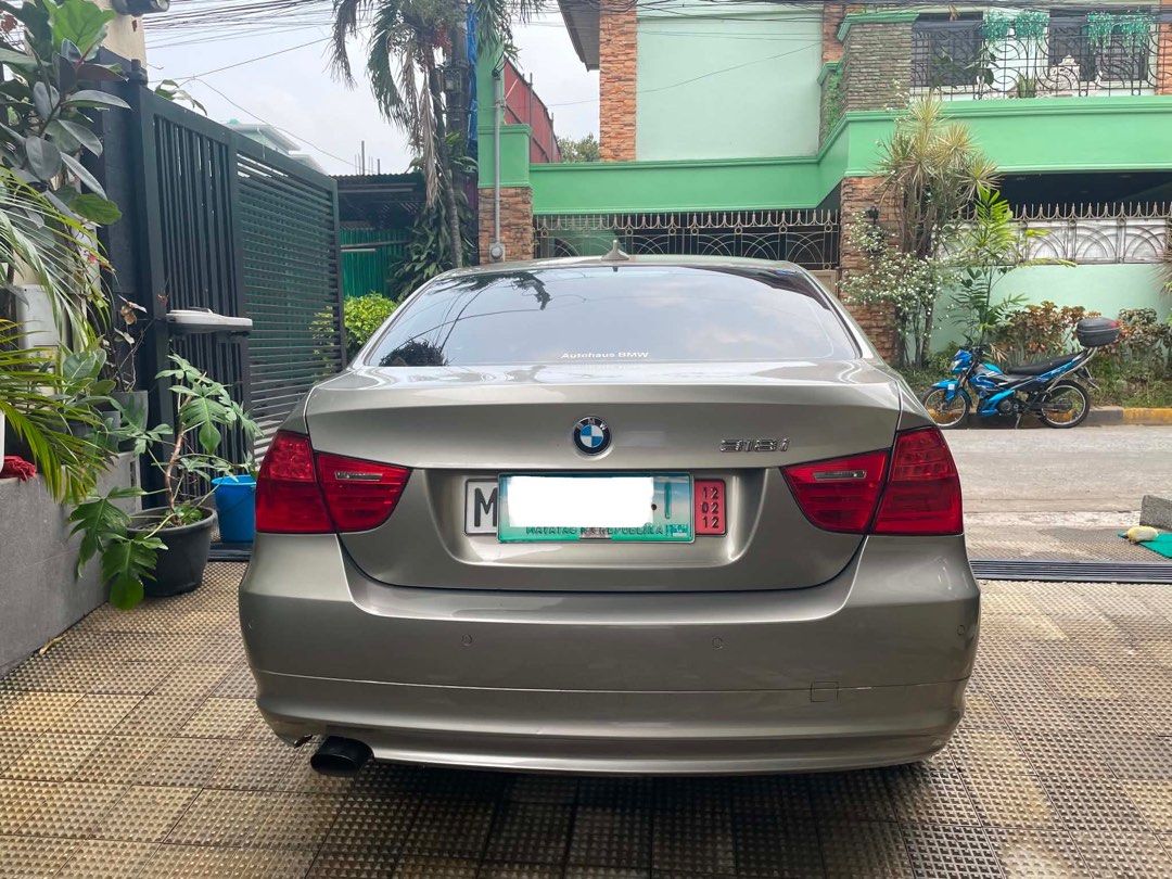 BMW 318i Sedan (A) (Category: Used Cars) located in Quezon City. Submitted by reeg0 (Listing ID 1444707875, Image 3). Description: First-owner car Regularly maintained at BMW home service center Good Condition Mileage: 84767km Price negotiable Open for inspection PM for inquiries. Thank you!.