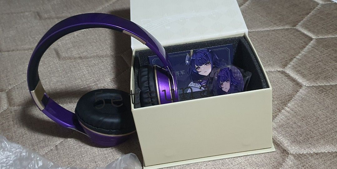 BNEW Raiden Wireless Headphones (foldable) Genshin Impact (Category: Headphones & Headsets) located in Quezon City. Submitted by 5etsuna (Listing ID 1444795245, Image 3). Description: Brand new!! Never been used. Only took out of the box to take pictures. One side is the inazuman logo, left side is Raiden RFS: Got this as a gift but I already have headphones so don't need it checked in orange app and original price is 3k with voucher.