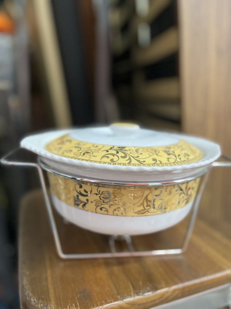 Casserole Dish with Cover and Stand486243770816931840