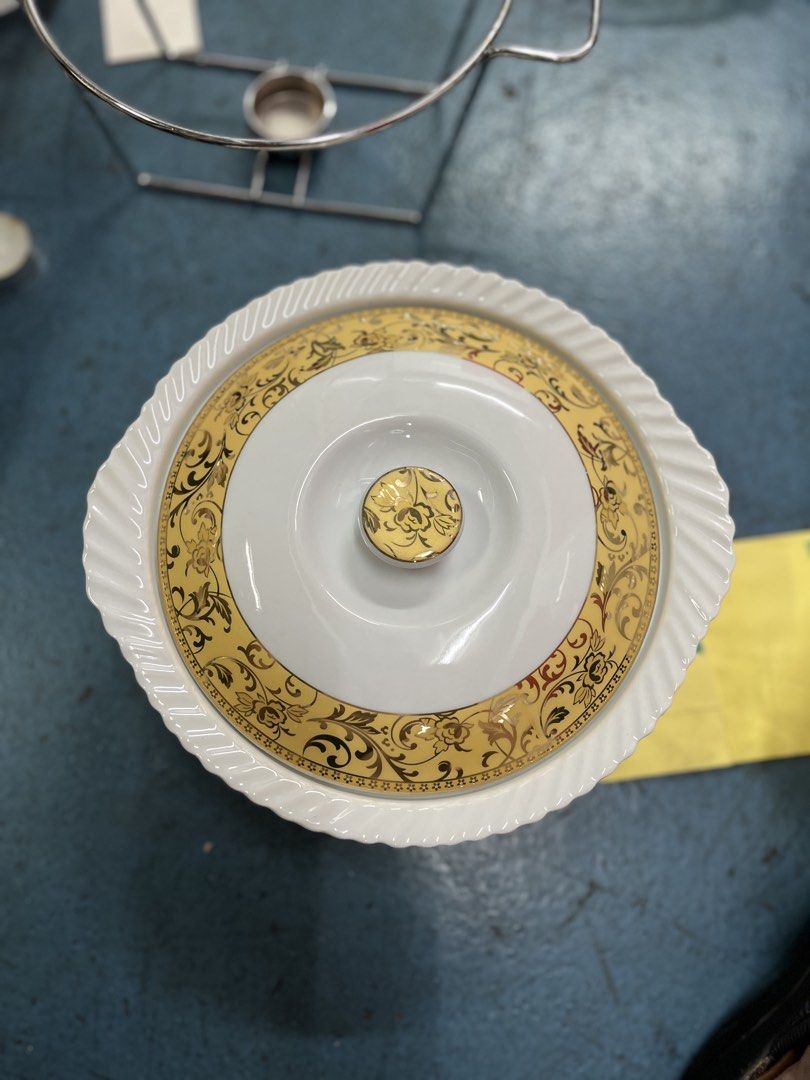 Casserole Dish with Cover and Stand486243770816931841