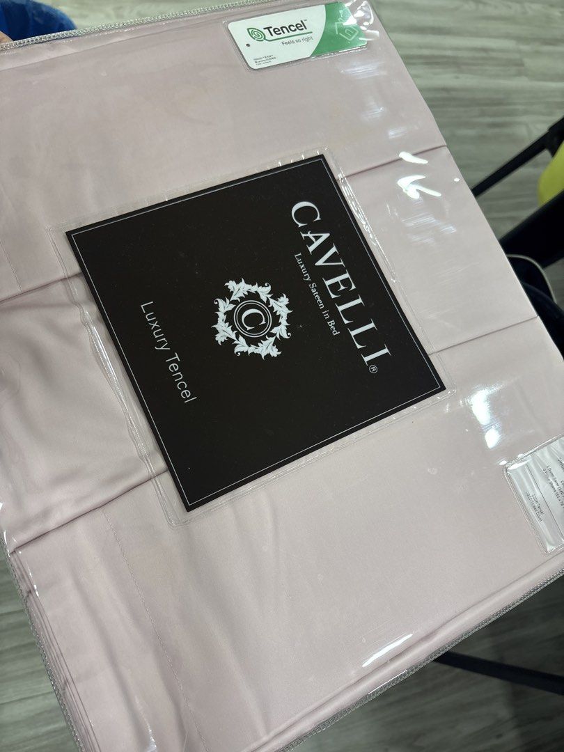Cavelli Luxury Tencel Single Duvet Cover Set - Blush Pink (Category: Bedding & Towels) located in Singapore. Submitted by dddeals (Listing ID 1444795820, Image 3). Description: - Cavelli Single Duvet Cover Set - Material: 100% Tencel - Thread Count: 1200 - Colour: Soft Blush Pink - Set Includes: - 1 Duvet Cover (140 x 210cm) - 2 Pillow Shams (51 x 76+5cm) - Experience a luxurious feel for your bed..