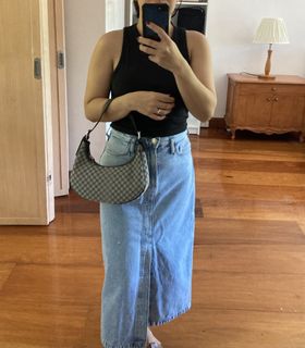 (Category: ) located in . Submitted by arluxurycloset (Listing ID 1444827795, Image 1). Description: .