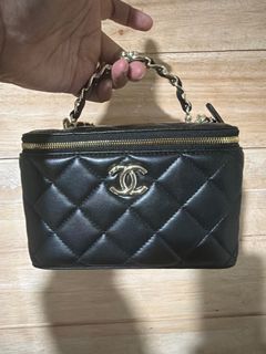 (Category: ) located in . Submitted by luxury_revival_co_0525 (Listing ID 1444703572, Image 1). Description: .