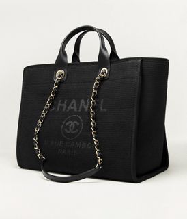 (Category: ) located in . Submitted by Preloved_item_Baek (Listing ID 1444781830, Image 1). Description: .