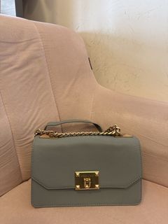 （分類：）位於 。 由 q.closet_ 提交（商品編號 1444705391，圖片 1）。簡介： 。