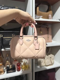 (Category: ) located in . Submitted by lovebyaudrey (Listing ID 1444793979, Image 1). Description: .