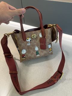(Category: ) located in . Submitted by fashion.luxe (Listing ID 1444739162, Image 1). Description: .