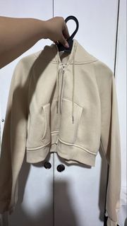 (Category: ) located in . Submitted by chi.closet.sale (Listing ID 1444715367, Image 1). Description: .