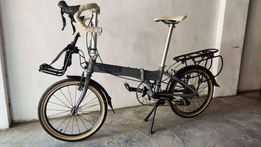 Dahon Mariner D8 (Category: Bicycles) located in Binan City. Submitted by leviticus78 (Listing ID 1444682357, Image 1). Description: - Grey folding bike - Equipped with rear rack and front basket The Dahon Mariner D8 is widely considered one of the best "bang for your buck" 20-inch folding bikes on the market. Known for its corrosion-resistant frame and commuter-ready accessories, it bridges the gap perfectly between a highly portable commuter an