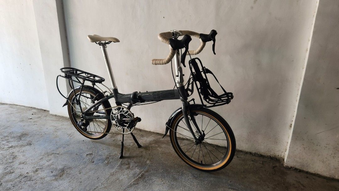 Dahon Mariner D8 (Category: Bicycles) located in Binan City. Submitted by leviticus78 (Listing ID 1444682357, Image 2). Description: - Grey folding bike - Equipped with rear rack and front basket The Dahon Mariner D8 is widely considered one of the best "bang for your buck" 20-inch folding bikes on the market. Known for its corrosion-resistant frame and commuter-ready accessories, it bridges the gap perfectly between a highly portable commuter an
