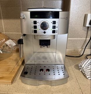(Category: ) located in . Submitted by 14december (Listing ID 1444790975, Image 1). Description: .