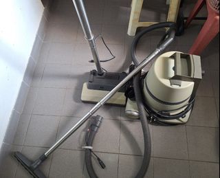(Category: ) located in . Submitted by hk267066 (Listing ID 1444757082, Image 1). Description: .