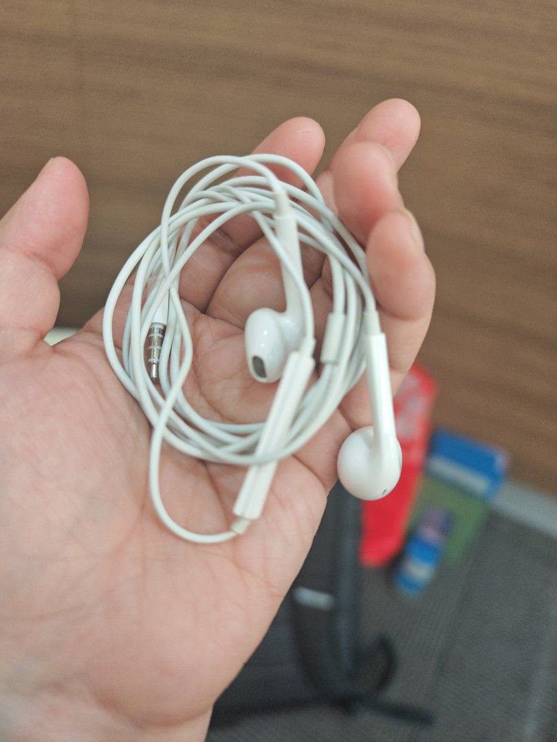 EARPHONES486551642650060801