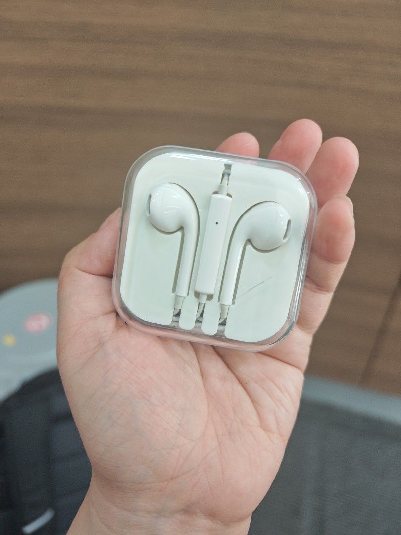 EARPHONES486551642650060800